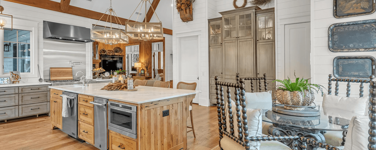 A beautiful custom kitchen built by Innovative Construction Services, a custom home and renovation company in Auburn and Opelika, Alabama.